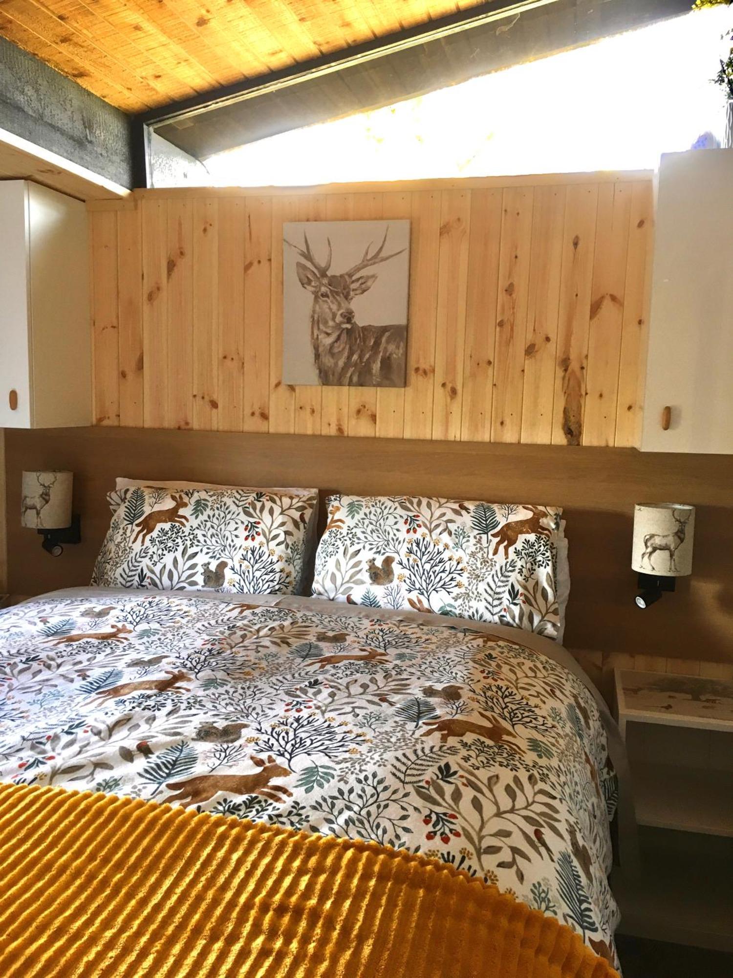 Caban Cwtch Villa Cenarth Bagian luar foto